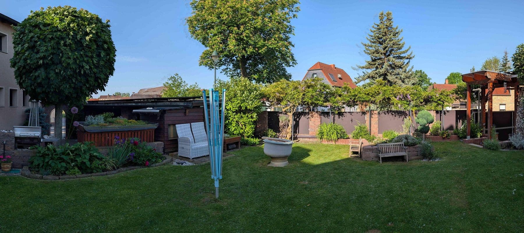 Prodej domu 240 m², pozemek 800 m², Schkopau, Sasko-Anhaltsko Prodej domu 240 m², pozemek 800 m², Schkopau, Sasko-Anhaltsko