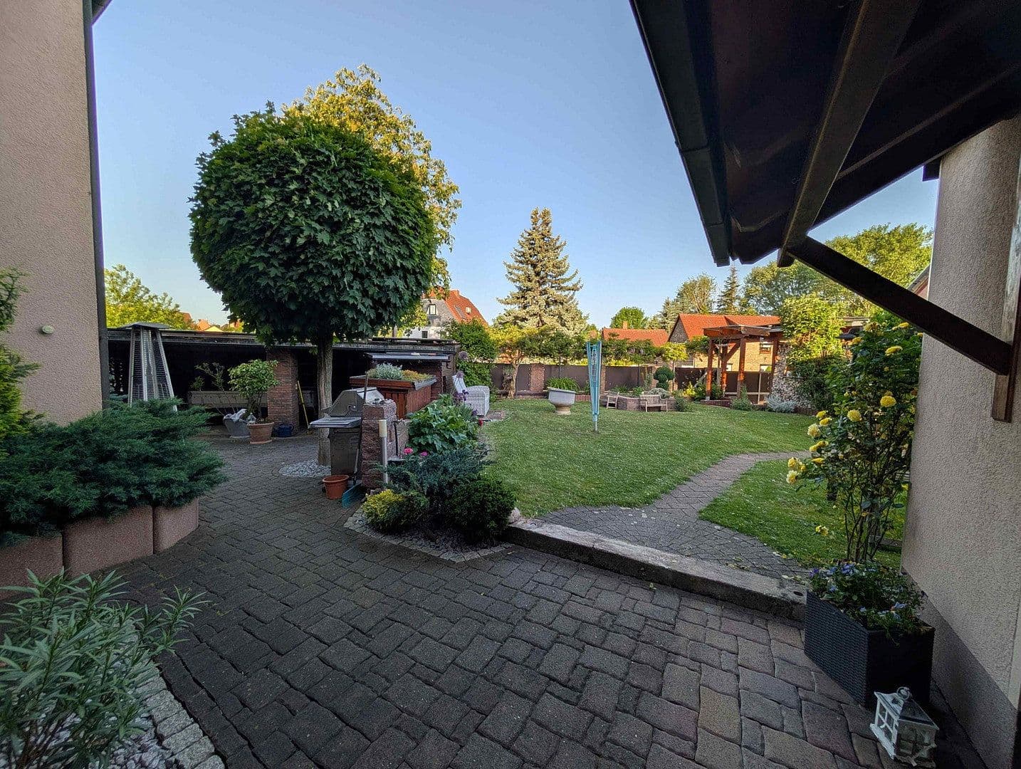 Prodej domu 240 m², pozemek 800 m², Schkopau, Sasko-Anhaltsko Prodej domu 240 m², pozemek 800 m², Schkopau, Sasko-Anhaltsko