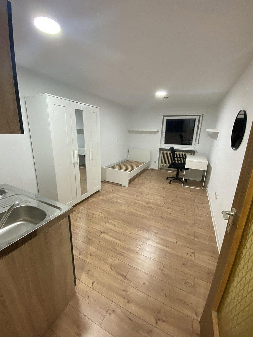 Pronájem bytu 1+1 24 m², Mannheim, Bádensko-Württembersko Pronájem bytu 1+1 24 m², Mannheim, Bádensko-Württembersko