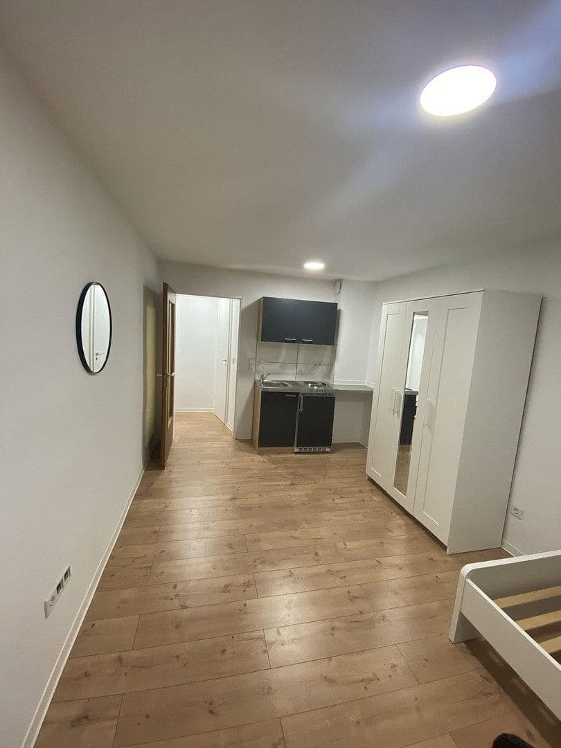 Pronájem bytu 1+1 24 m², Mannheim, Bádensko-Württembersko Pronájem bytu 1+1 24 m², Mannheim, Bádensko-Württembersko