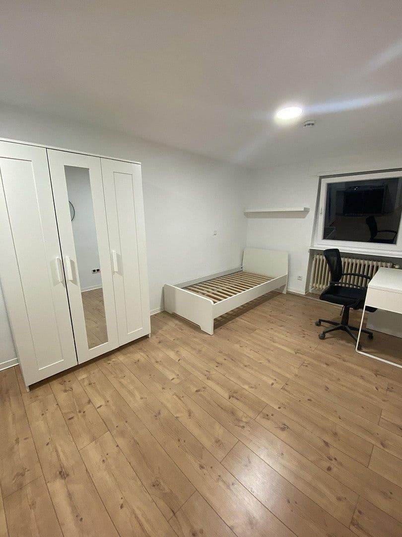 Pronájem bytu 1+1 24 m², Mannheim, Bádensko-Württembersko Pronájem bytu 1+1 24 m², Mannheim, Bádensko-Württembersko