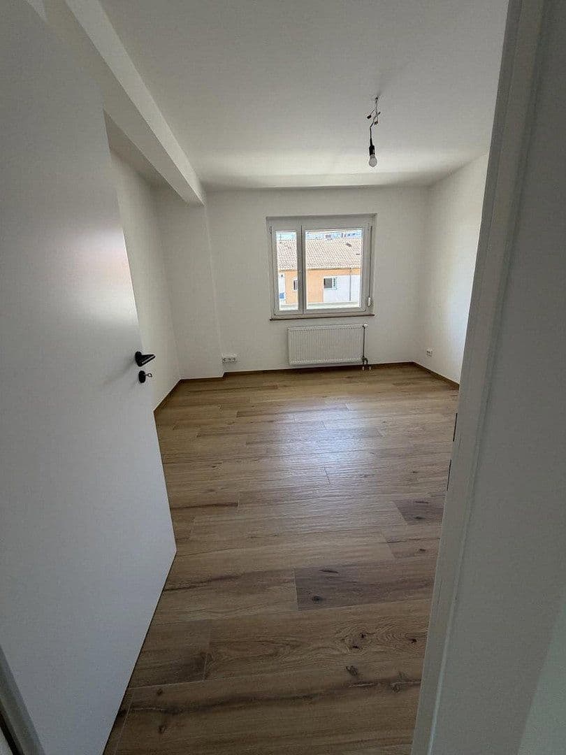 Pronájem bytu 2+1 69 m², Erlangen, Bavorsko Pronájem bytu 2+1 69 m², Erlangen, Bavorsko