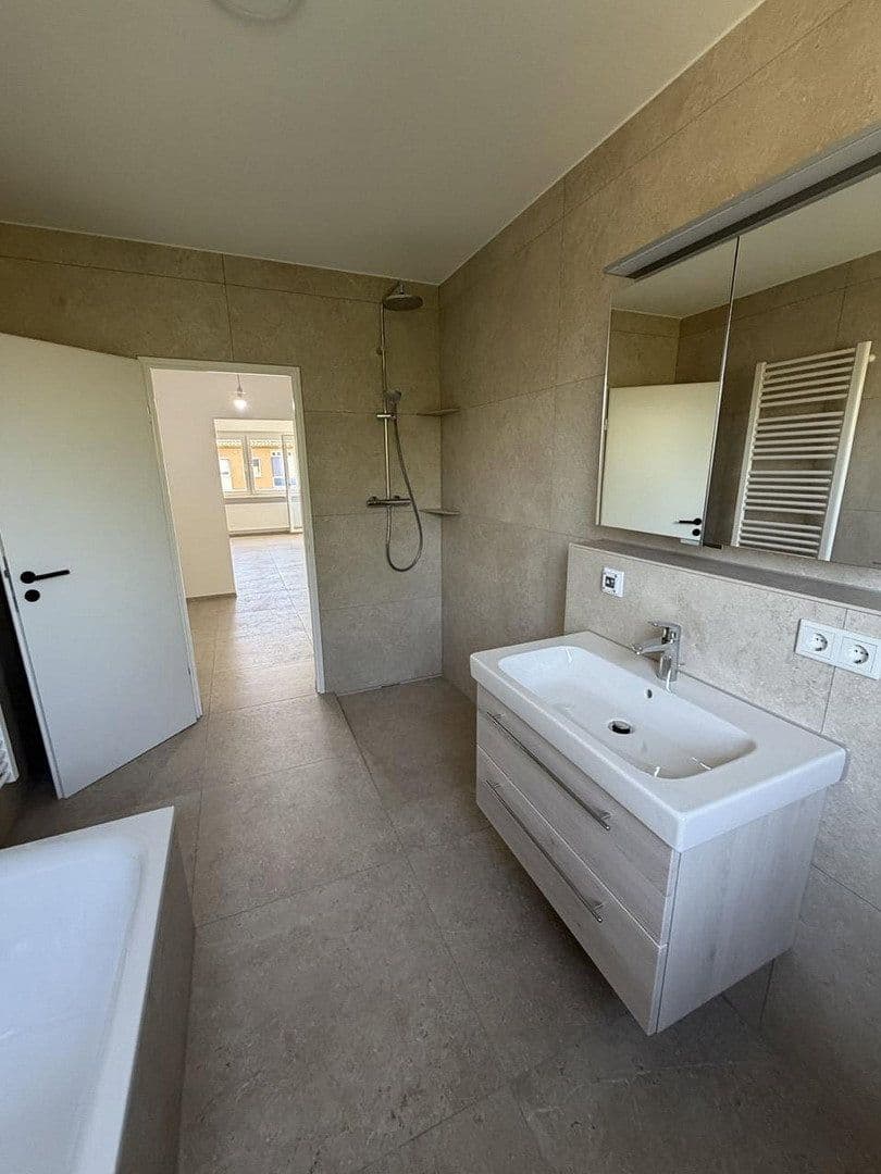 Pronájem bytu 2+1 69 m², Erlangen, Bavorsko Pronájem bytu 2+1 69 m², Erlangen, Bavorsko