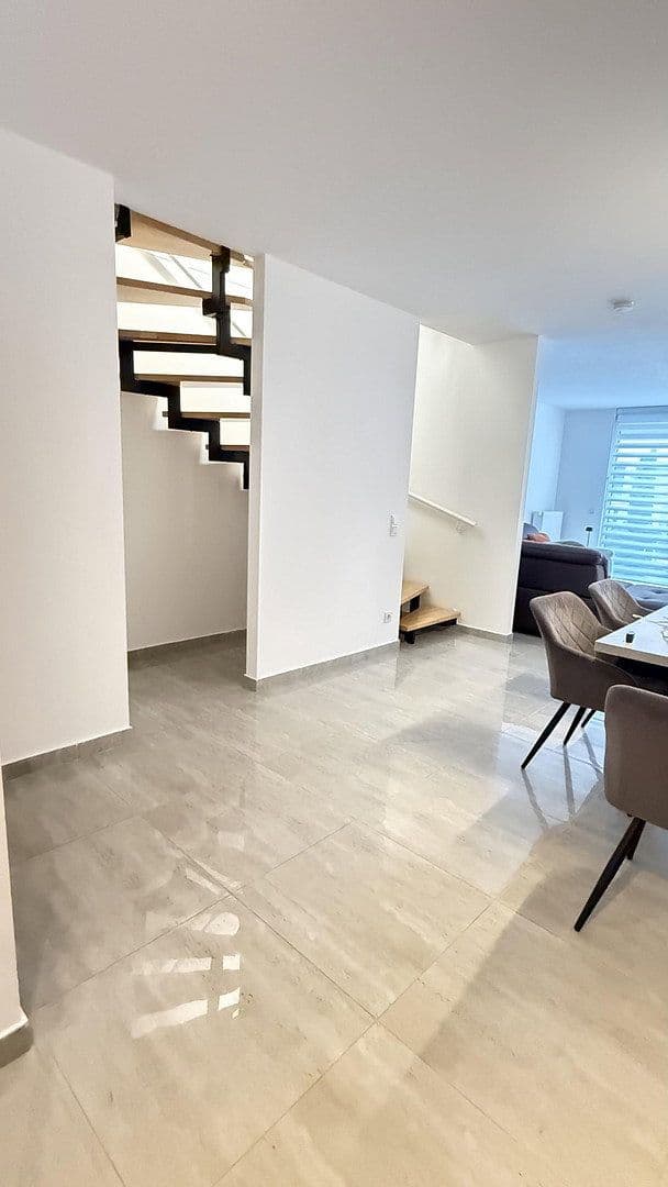 Prodej domu 145 m², pozemek 232 m², Neckarsteinach, Hessen Prodej domu 145 m², pozemek 232 m², Neckarsteinach, Hessen
