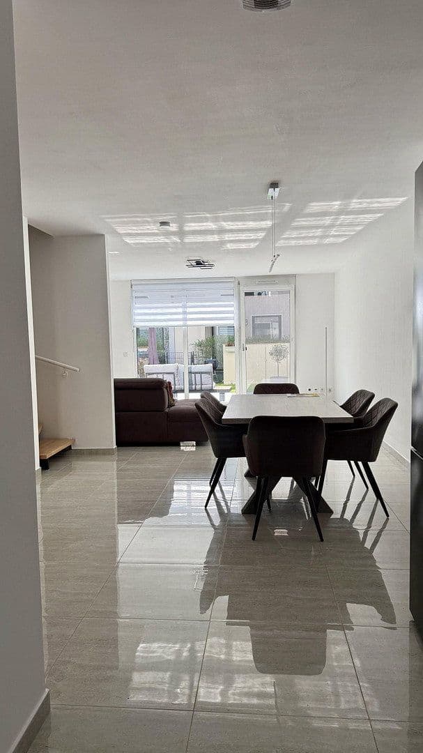 Prodej domu 145 m², pozemek 232 m², Neckarsteinach, Hessen Prodej domu 145 m², pozemek 232 m², Neckarsteinach, Hessen