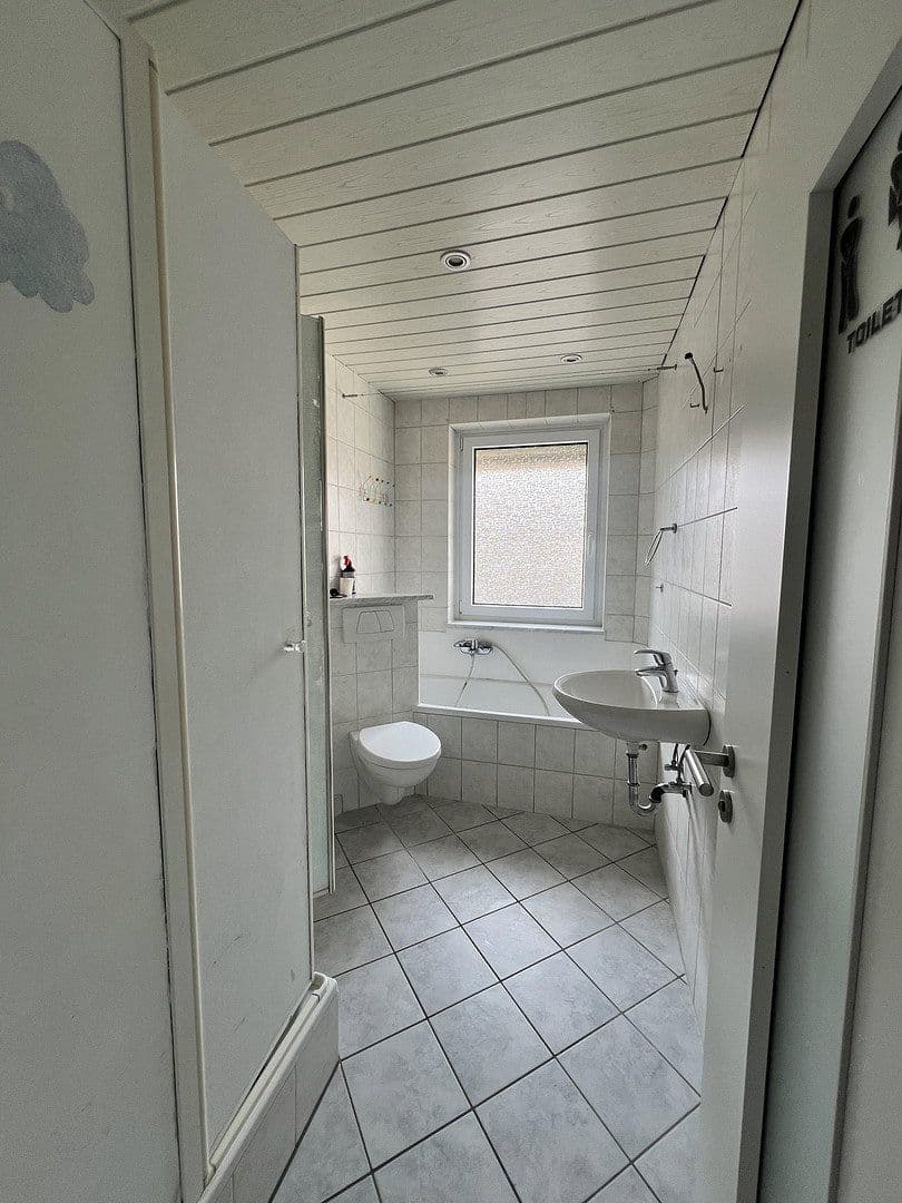 Pronájem bytu 4+1 105 m², Hofgeismar, Hessen Pronájem bytu 4+1 105 m², Hofgeismar, Hessen