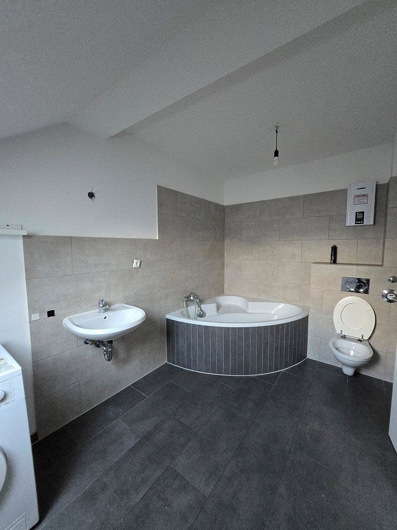 Pronájem bytu 3+1 85 m², Augustastraße 41-43, Duisburg Alt-Homberg, Severní Porýní-Vestfálsko Pronájem bytu 3+1 85 m², Augustastraße 41-43, Duisburg Alt-Homberg, Severní Porýní-Vestfálsko