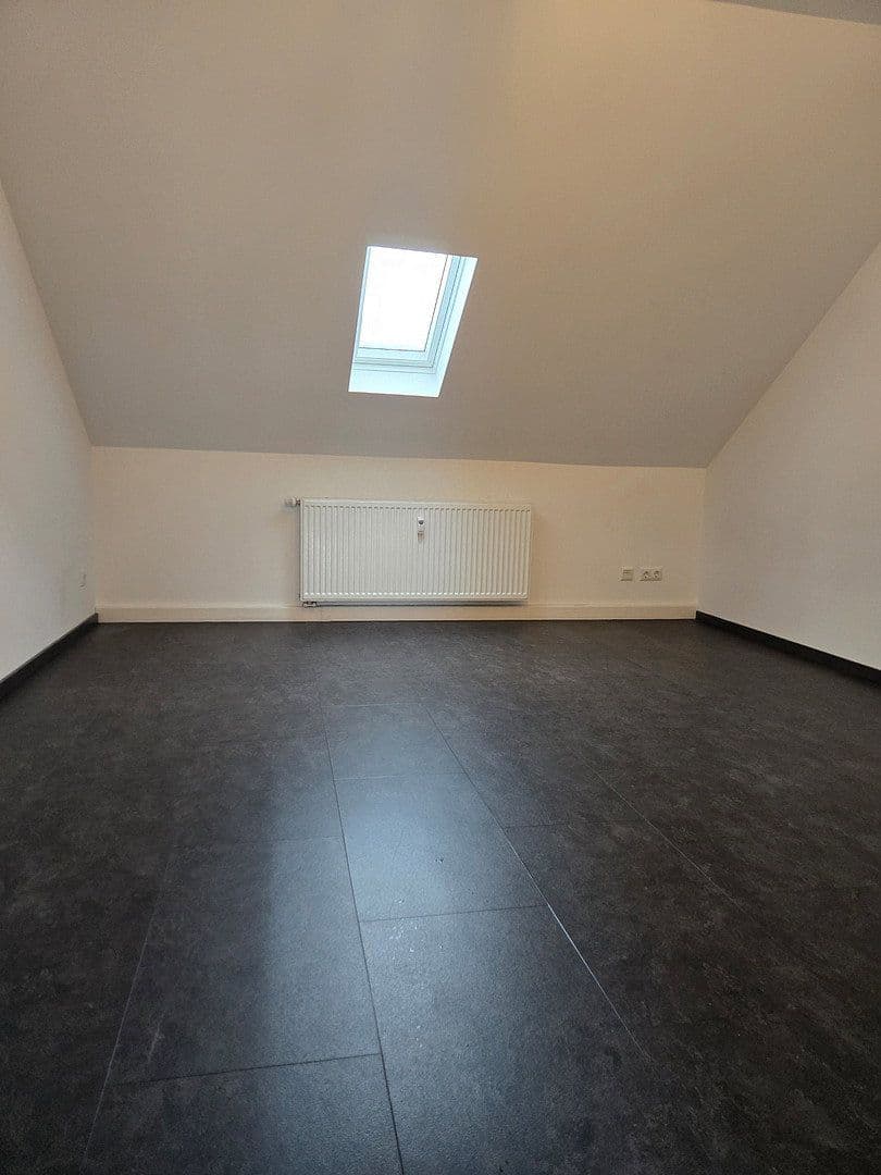 Pronájem bytu 3+1 85 m², Augustastraße 41-43, Duisburg Alt-Homberg, Severní Porýní-Vestfálsko Pronájem bytu 3+1 85 m², Augustastraße 41-43, Duisburg Alt-Homberg, Severní Porýní-Vestfálsko
