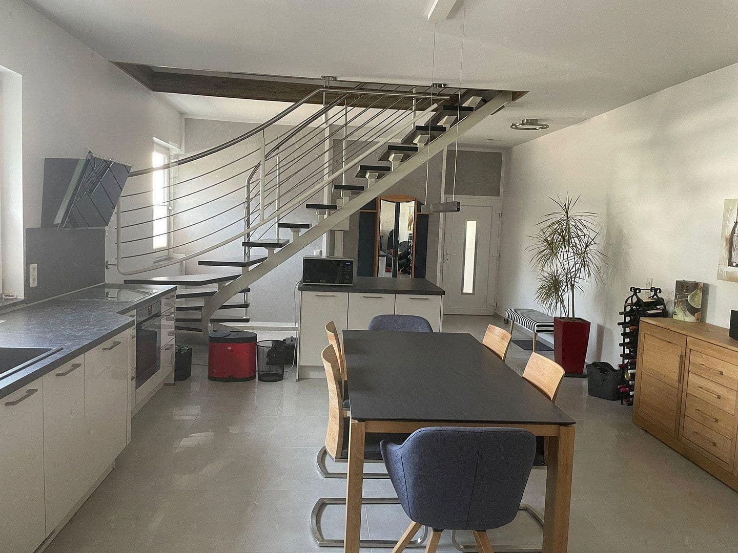 Pronájem bytu 3+1 130 m², Niedenstraße 13, Hilden, Severní Porýní-Vestfálsko Pronájem bytu 3+1 130 m², Niedenstraße 13, Hilden, Severní Porýní-Vestfálsko