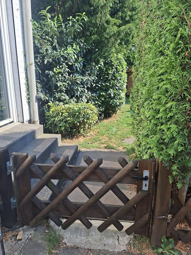 Pronájem bytu 3+1 130 m², Niedenstraße 13, Hilden, Severní Porýní-Vestfálsko Pronájem bytu 3+1 130 m², Niedenstraße 13, Hilden, Severní Porýní-Vestfálsko