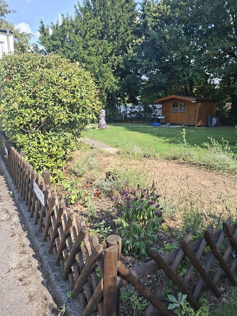 Pronájem bytu 3+1 130 m², Niedenstraße 13, Hilden, Severní Porýní-Vestfálsko Pronájem bytu 3+1 130 m², Niedenstraße 13, Hilden, Severní Porýní-Vestfálsko