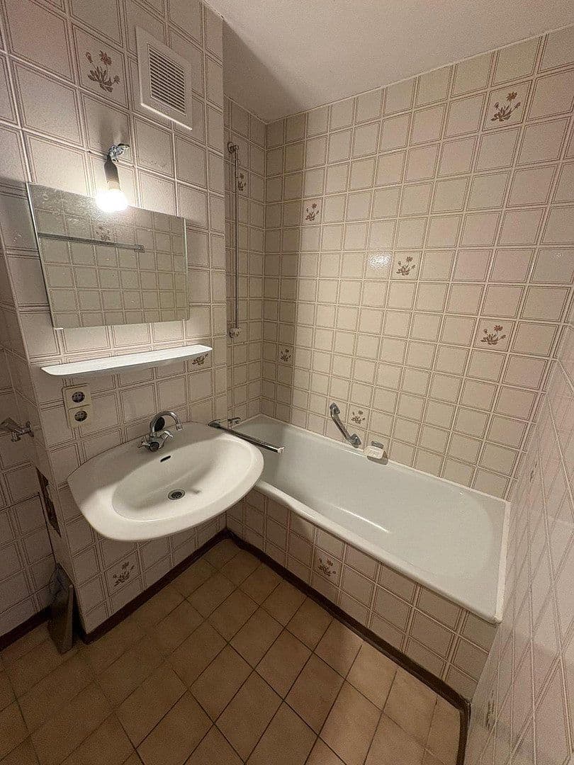 Pronájem bytu 3+1 81 m², Fritz-Kortner-Bogen 23, München, Bavorsko Pronájem bytu 3+1 81 m², Fritz-Kortner-Bogen 23, München, Bavorsko