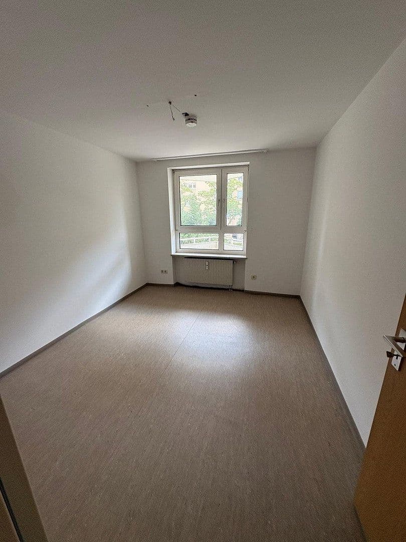 Pronájem bytu 3+1 81 m², Fritz-Kortner-Bogen 23, München, Bavorsko Pronájem bytu 3+1 81 m², Fritz-Kortner-Bogen 23, München, Bavorsko