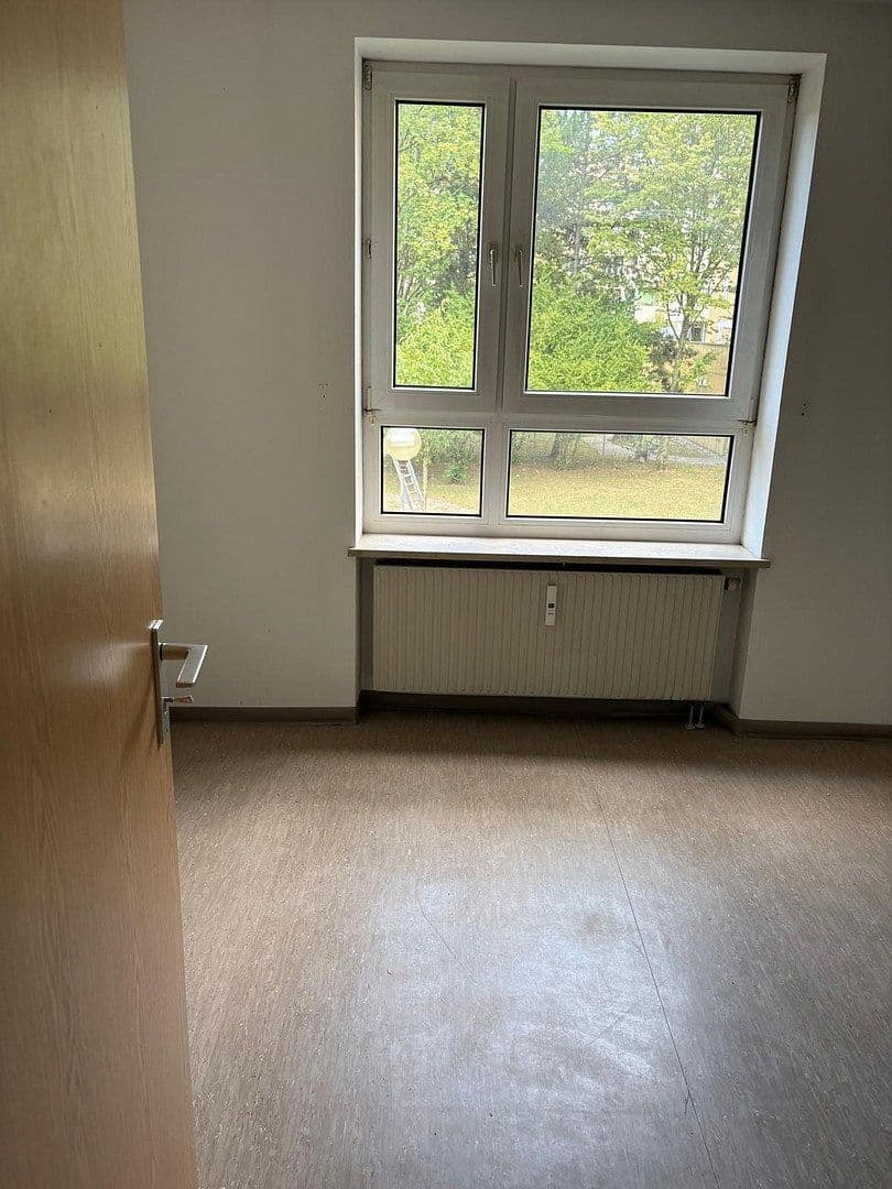 Pronájem bytu 3+1 81 m², Fritz-Kortner-Bogen 23, München, Bavorsko Pronájem bytu 3+1 81 m², Fritz-Kortner-Bogen 23, München, Bavorsko