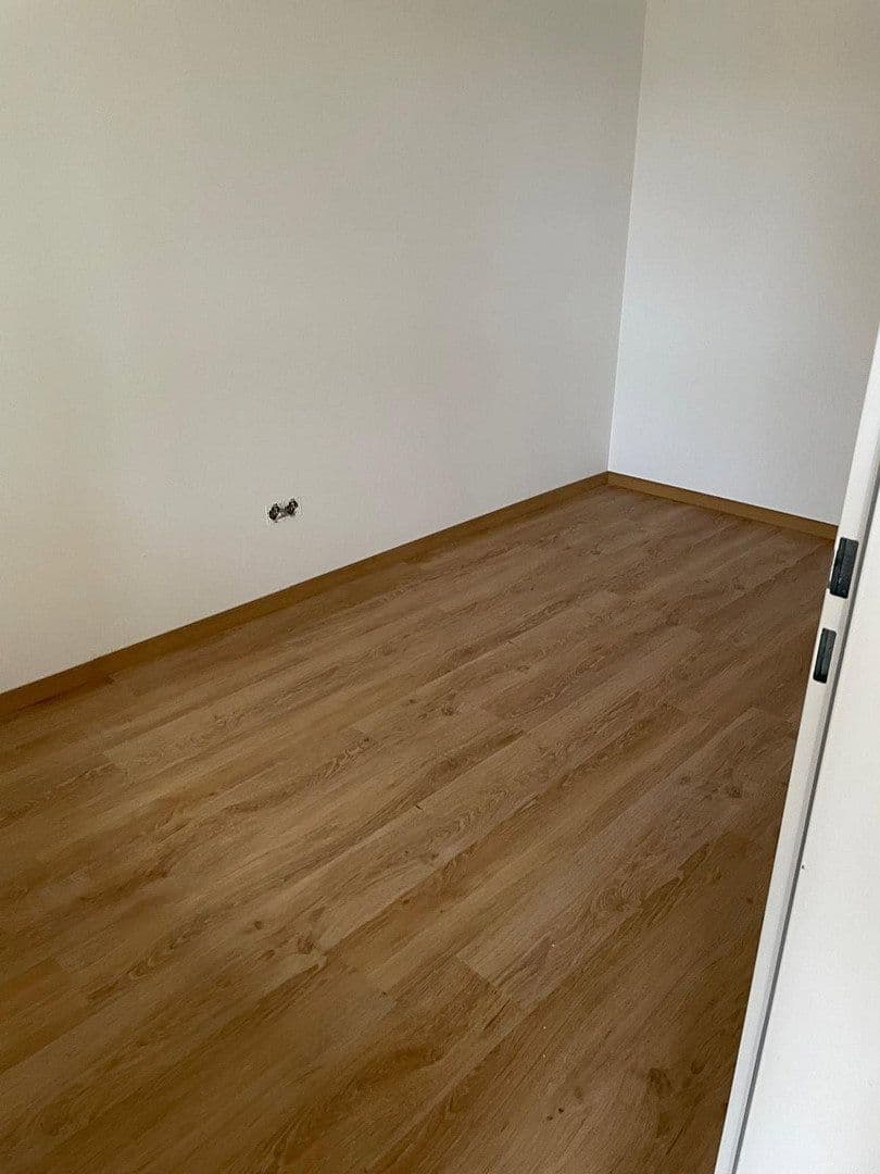 Pronájem bytu 3+1 81 m², Fritz-Kortner-Bogen 23, München, Bavorsko Pronájem bytu 3+1 81 m², Fritz-Kortner-Bogen 23, München, Bavorsko