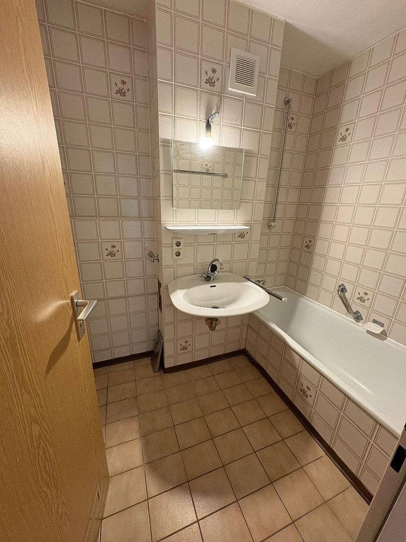 Pronájem bytu 3+1 81 m², Fritz-Kortner-Bogen 23, München, Bavorsko Pronájem bytu 3+1 81 m², Fritz-Kortner-Bogen 23, München, Bavorsko