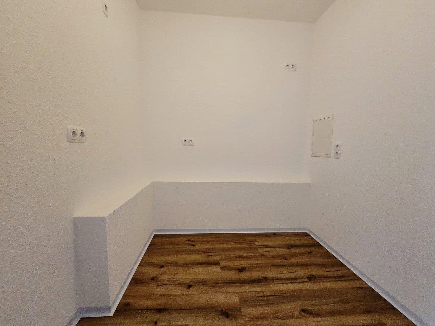 Pronájem bytu 3+1 69 m², Faleska Meinig Str. 12, Chemnitz, Sasko Pronájem bytu 3+1 69 m², Faleska Meinig Str. 12, Chemnitz, Sasko