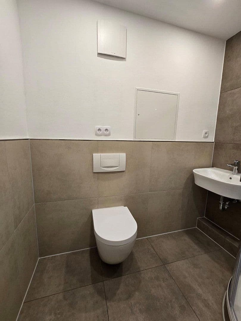 Pronájem bytu 3+1 69 m², Faleska Meinig Str. 12, Chemnitz, Sasko Pronájem bytu 3+1 69 m², Faleska Meinig Str. 12, Chemnitz, Sasko