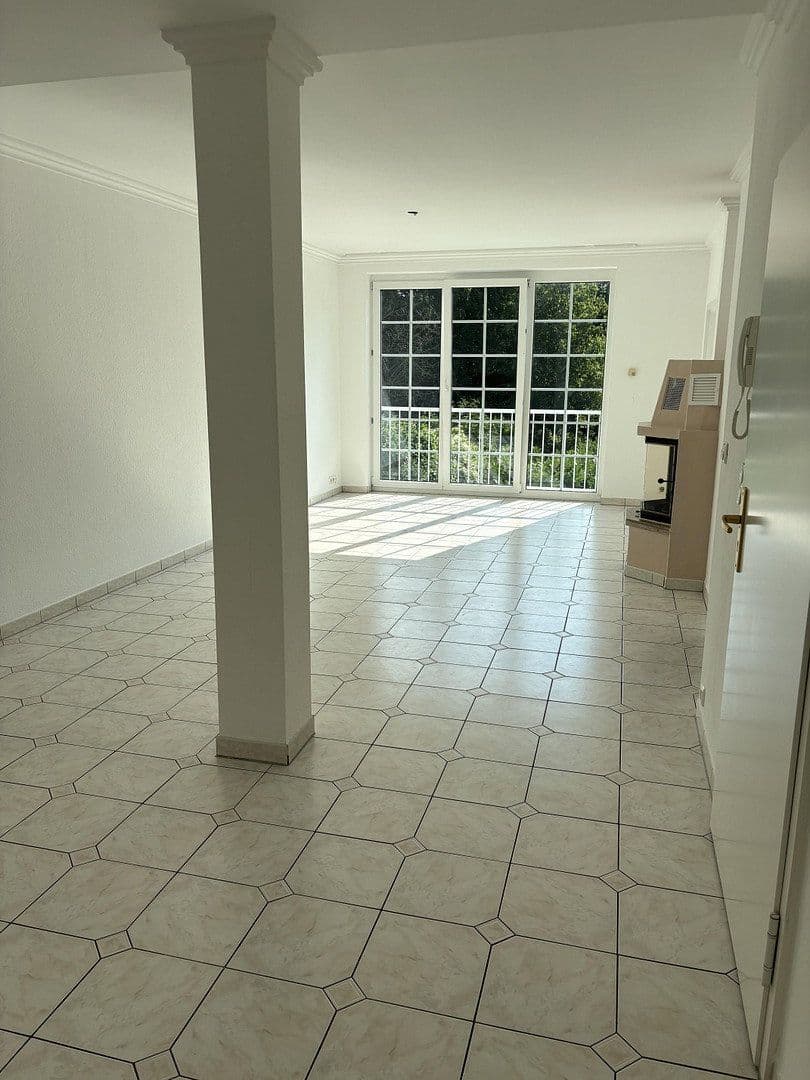 Pronájem bytu 3+1 110 m², Frankfurt am Main, Hessen Pronájem bytu 3+1 110 m², Frankfurt am Main, Hessen