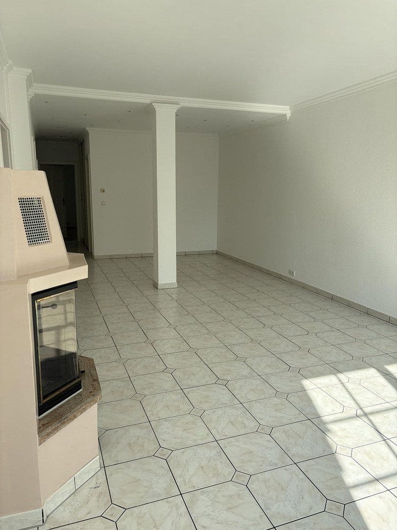 Pronájem bytu 3+1 110 m², Frankfurt am Main, Hessen Pronájem bytu 3+1 110 m², Frankfurt am Main, Hessen
