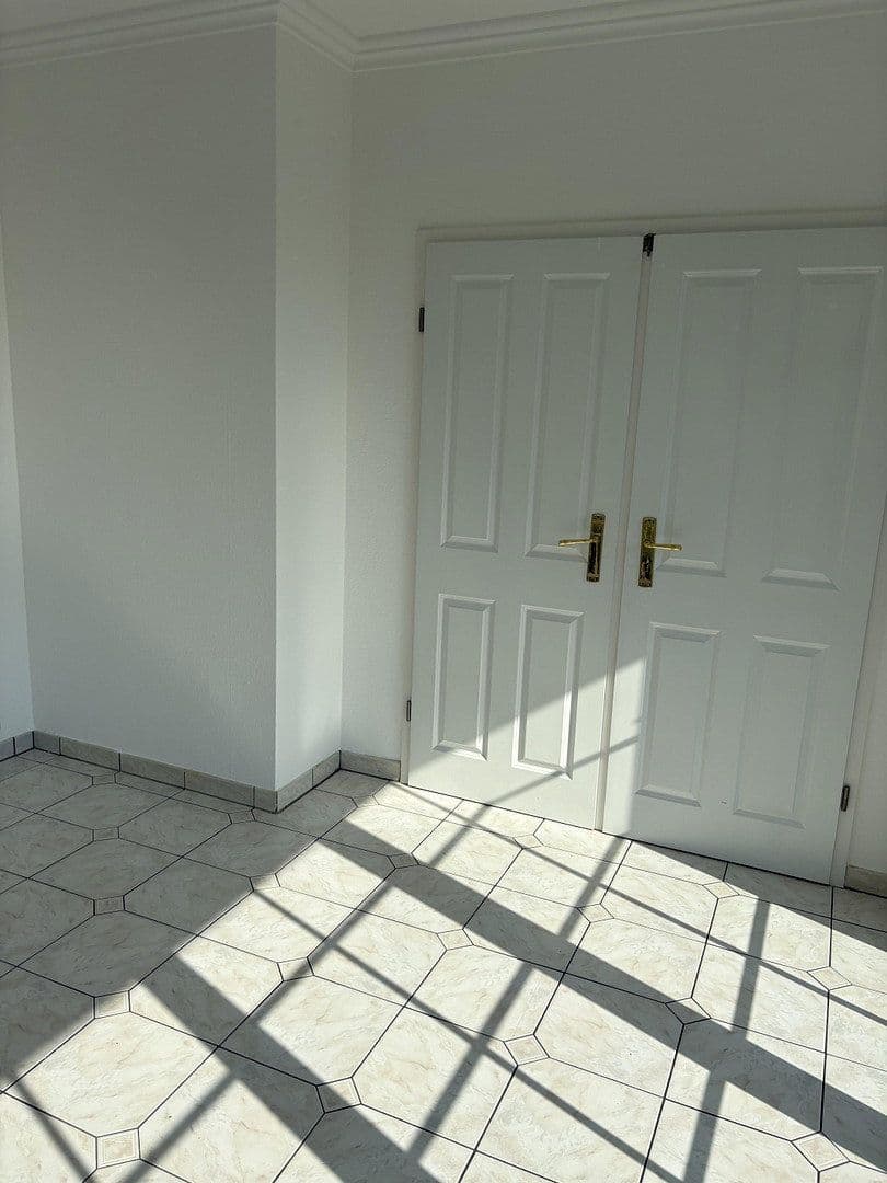 Pronájem bytu 3+1 110 m², Frankfurt am Main, Hessen Pronájem bytu 3+1 110 m², Frankfurt am Main, Hessen