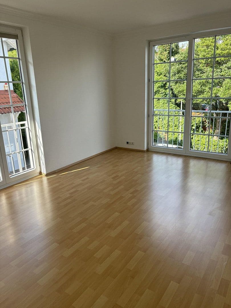 Pronájem bytu 3+1 110 m², Frankfurt am Main, Hessen Pronájem bytu 3+1 110 m², Frankfurt am Main, Hessen