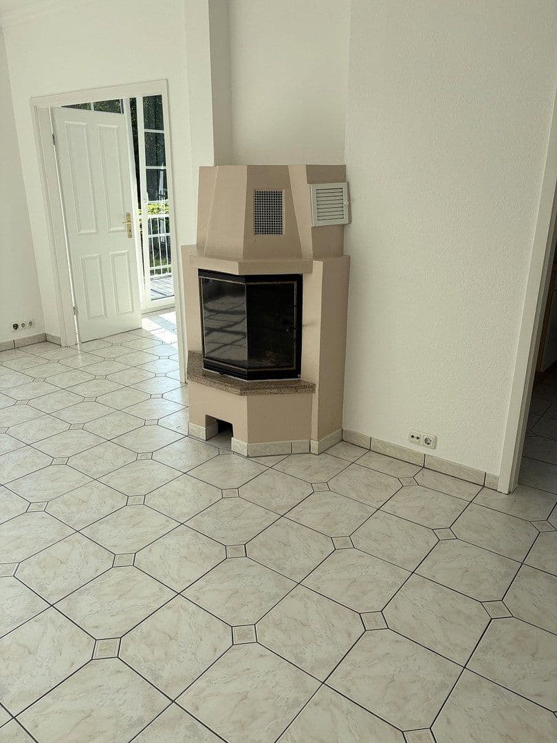 Pronájem bytu 3+1 110 m², Frankfurt am Main, Hessen Pronájem bytu 3+1 110 m², Frankfurt am Main, Hessen