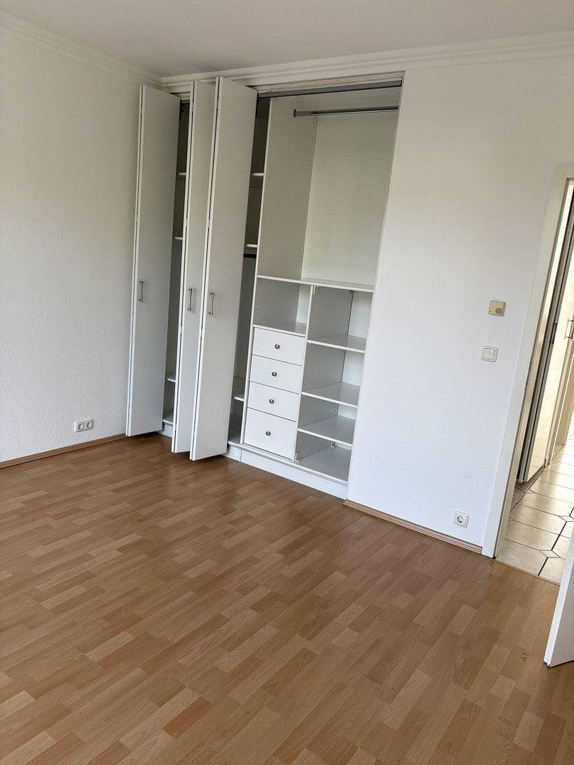 Pronájem bytu 3+1 110 m², Frankfurt am Main, Hessen Pronájem bytu 3+1 110 m², Frankfurt am Main, Hessen