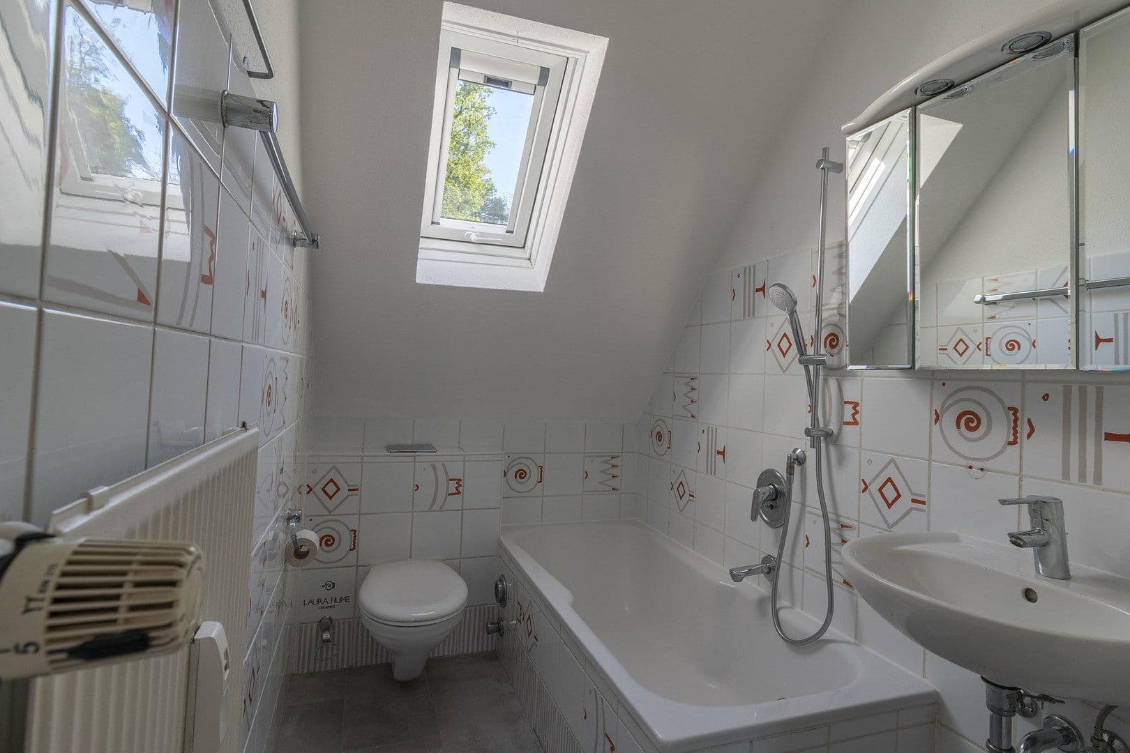 Pronájem domu 200 m², pozemek 340 m², Buchwaldstr. 1, Dreieich, Hessen Pronájem domu 200 m², pozemek 340 m², Buchwaldstr. 1, Dreieich, Hessen
