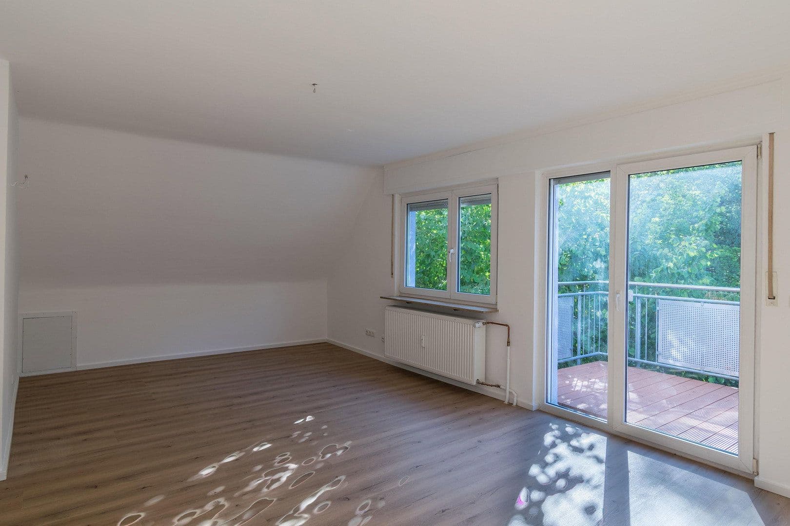 Pronájem domu 200 m², pozemek 340 m², Buchwaldstr. 1, Dreieich, Hessen Pronájem domu 200 m², pozemek 340 m², Buchwaldstr. 1, Dreieich, Hessen