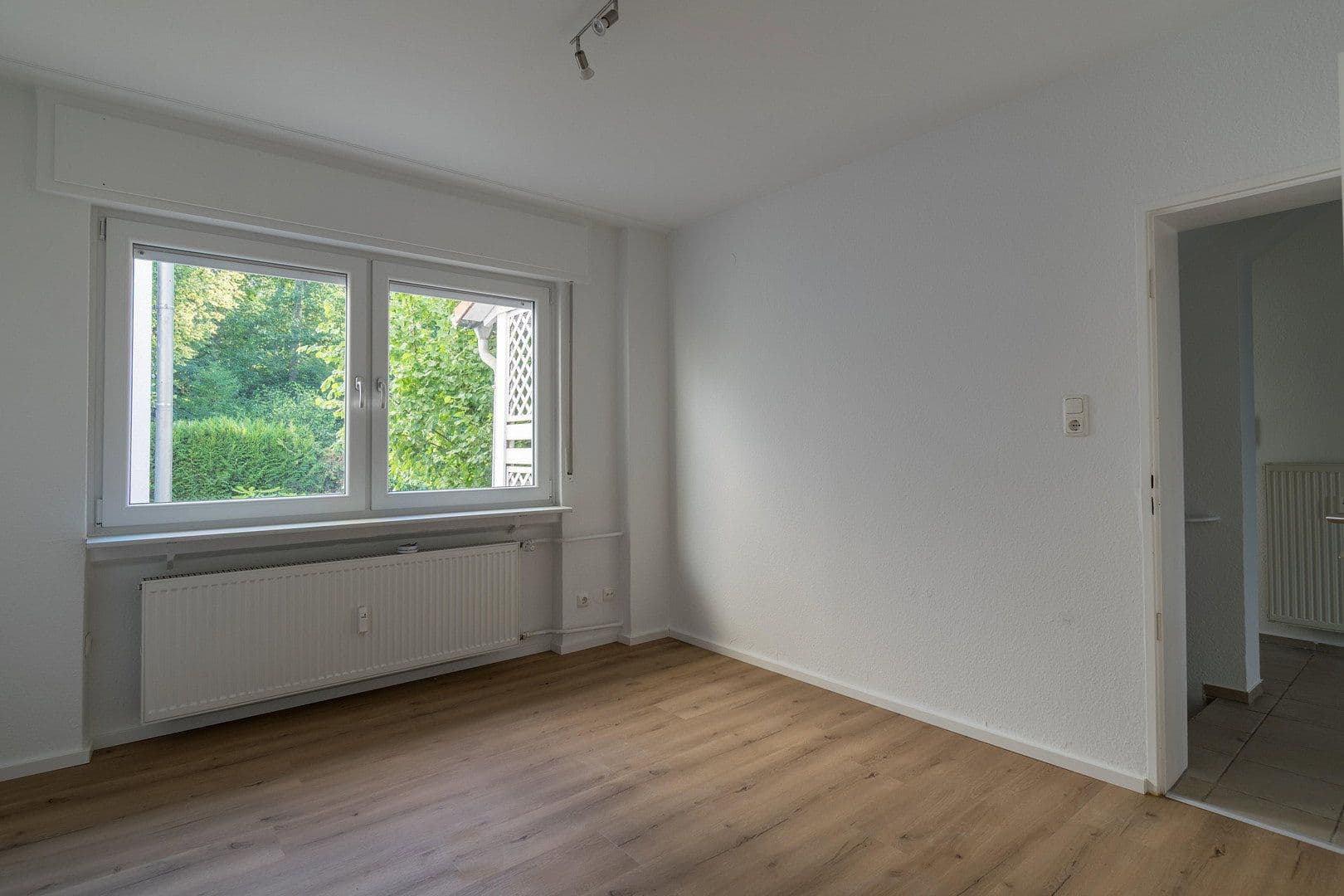 Pronájem domu 200 m², pozemek 340 m², Buchwaldstr. 1, Dreieich, Hessen Pronájem domu 200 m², pozemek 340 m², Buchwaldstr. 1, Dreieich, Hessen