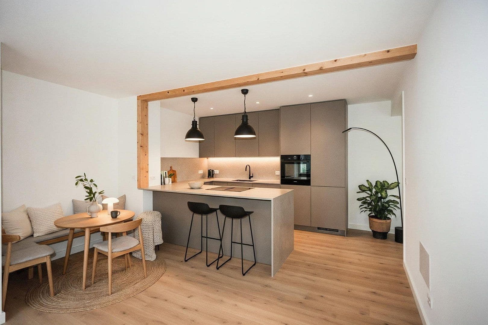 Pronájem bytu 2+1 58 m², 2-Zimmer-Wohnung mit Balkon in guter Lage von Mannheim-Sandhofen, Mannheim, Bádensko-Württembersko Pronájem bytu 2+1 58 m², 2-Zimmer-Wohnung mit Balkon in guter Lage von Mannheim-Sandhofen, Mannheim, Bádensko-Württembersko