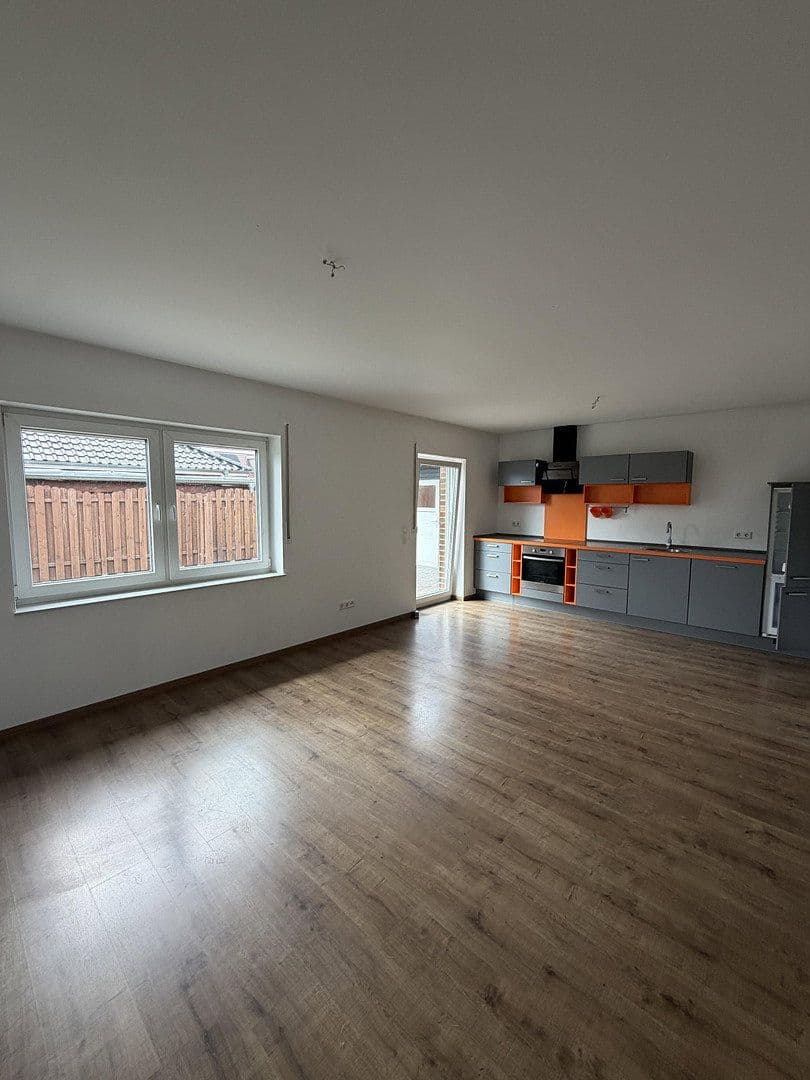 Pronájem domu 83 m², pozemek 298 m², Weener, Dolní Sasko Pronájem domu 83 m², pozemek 298 m², Weener, Dolní Sasko