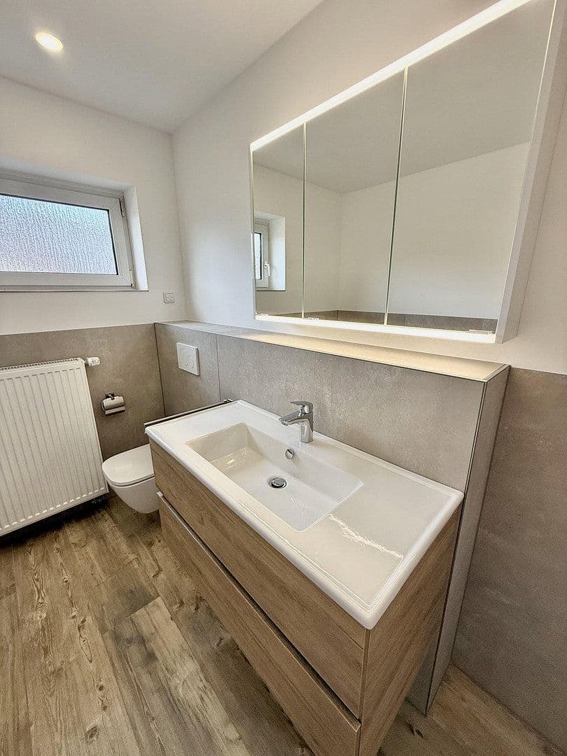 Pronájem bytu 3+1 102 m², Wiesbaden, Hessen Pronájem bytu 3+1 102 m², Wiesbaden, Hessen