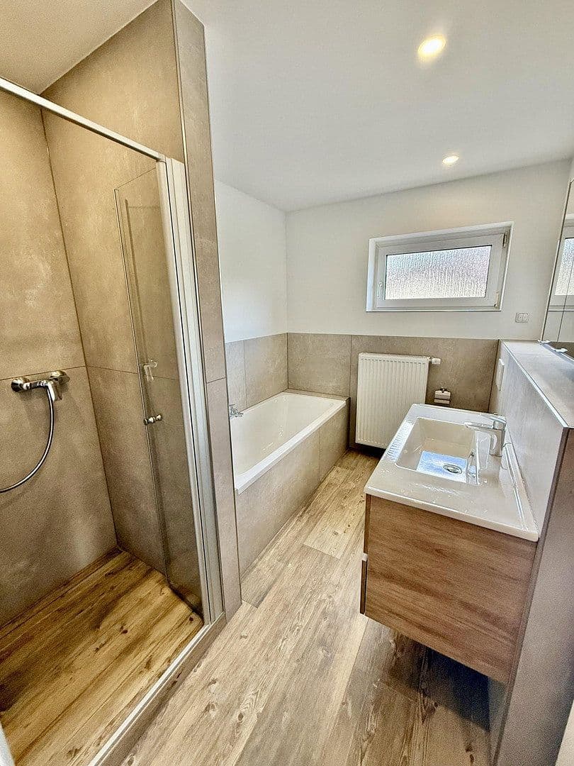 Pronájem bytu 3+1 102 m², Wiesbaden, Hessen Pronájem bytu 3+1 102 m², Wiesbaden, Hessen