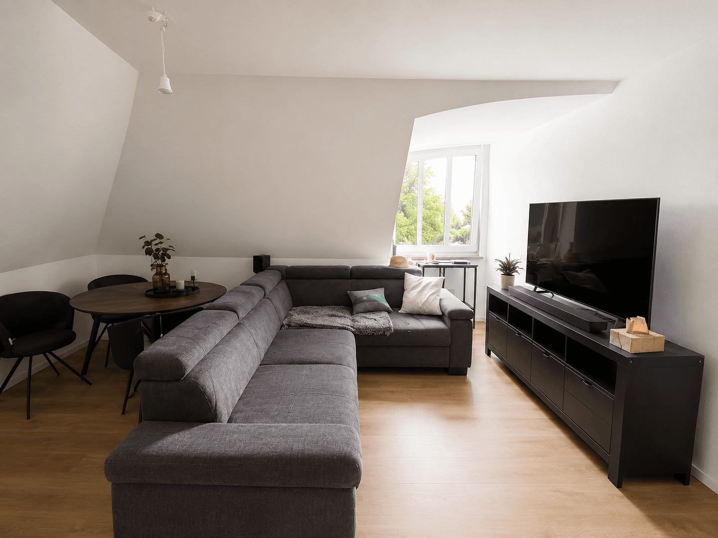 Pronájem bytu 1+kk 39 m², Aschheimer Straße 8, Feldkirchen, Bavorsko Pronájem bytu 1+kk 39 m², Aschheimer Straße 8, Feldkirchen, Bavorsko