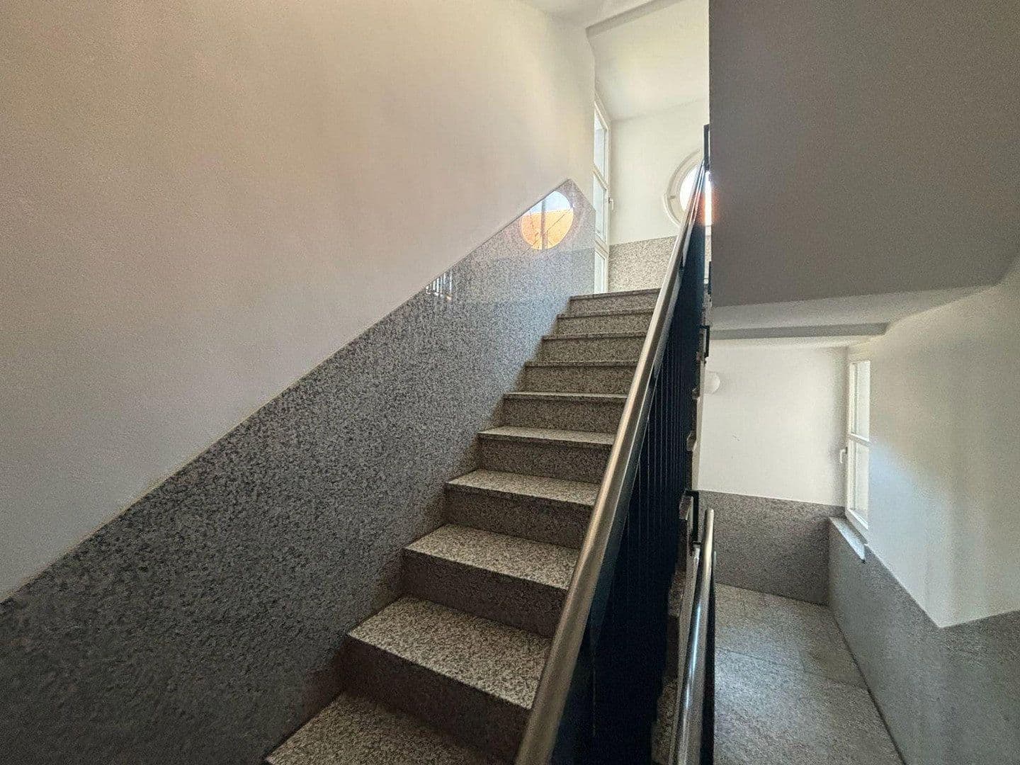 Pronájem bytu 1+kk 39 m², Aschheimer Straße 8, Feldkirchen, Bavorsko Pronájem bytu 1+kk 39 m², Aschheimer Straße 8, Feldkirchen, Bavorsko