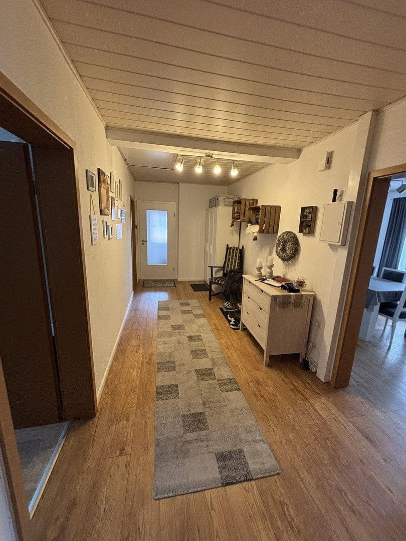 Pronájem bytu 3+1 90 m², Peine, Dolní Sasko Pronájem bytu 3+1 90 m², Peine, Dolní Sasko