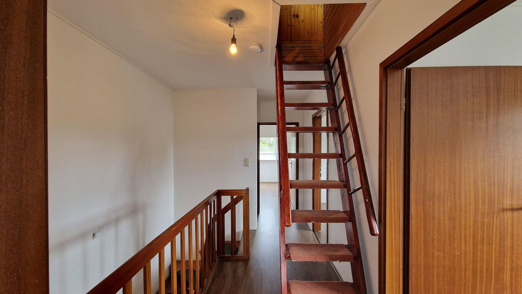 Prodej domu 120 m², pozemek 340 m², Berlin, Berlín Prodej domu 120 m², pozemek 340 m², Berlin, Berlín