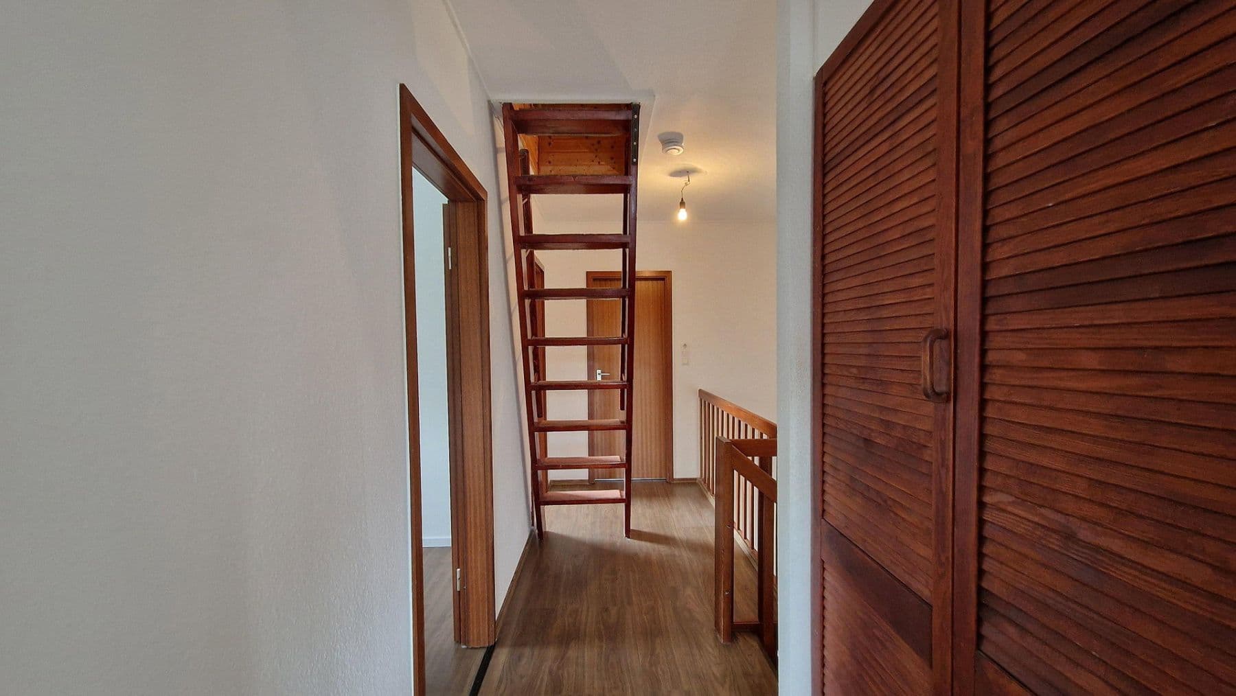 Prodej domu 120 m², pozemek 340 m², Berlin, Berlín Prodej domu 120 m², pozemek 340 m², Berlin, Berlín