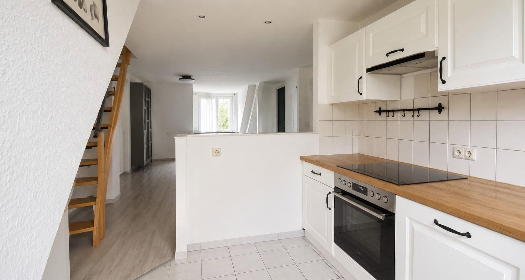Pronájem bytu 1+1 36 m², Sybelstr. 64, Essen, Severní Porýní-Vestfálsko Pronájem bytu 1+1 36 m², Sybelstr. 64, Essen, Severní Porýní-Vestfálsko
