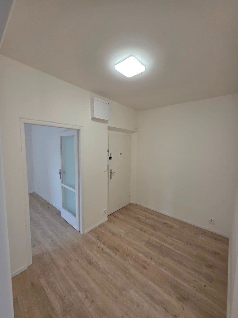Prodej bytu 3+1 68 m², Sečská, Praha, Praha Prodej bytu 3+1 68 m², Sečská, Praha, Praha