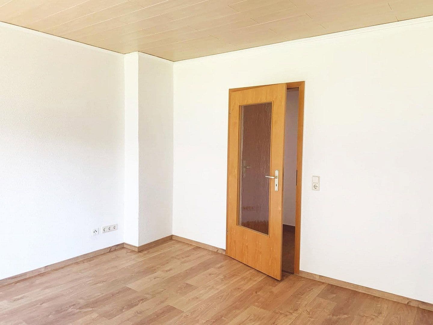 Pronájem bytu 3+1 62 m², Weststraße 9, Gersdorf, Sasko Pronájem bytu 3+1 62 m², Weststraße 9, Gersdorf, Sasko