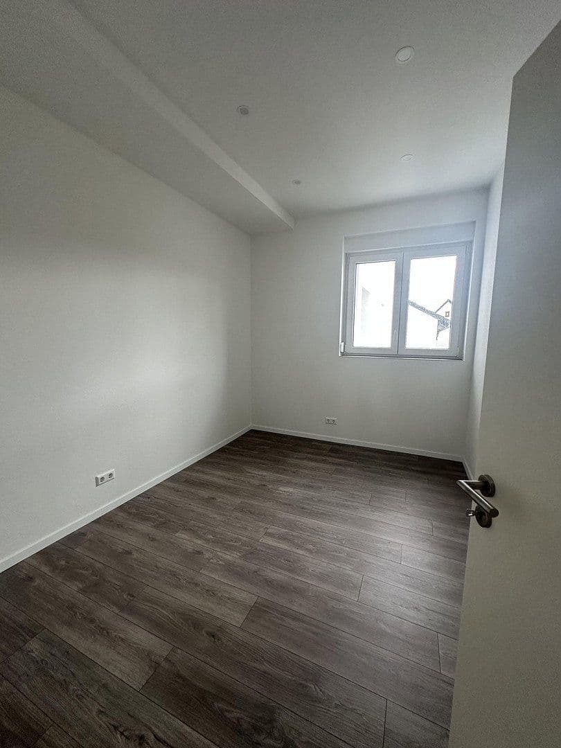 Pronájem bytu 4+kk 110 m², Hambrücken, Bádensko-Württembersko Pronájem bytu 4+kk 110 m², Hambrücken, Bádensko-Württembersko
