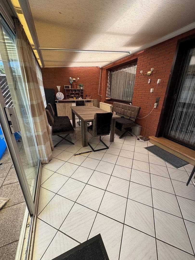 Prodej domu 94 m², pozemek 232 m², Neuwied, Porýní-Falc Prodej domu 94 m², pozemek 232 m², Neuwied, Porýní-Falc