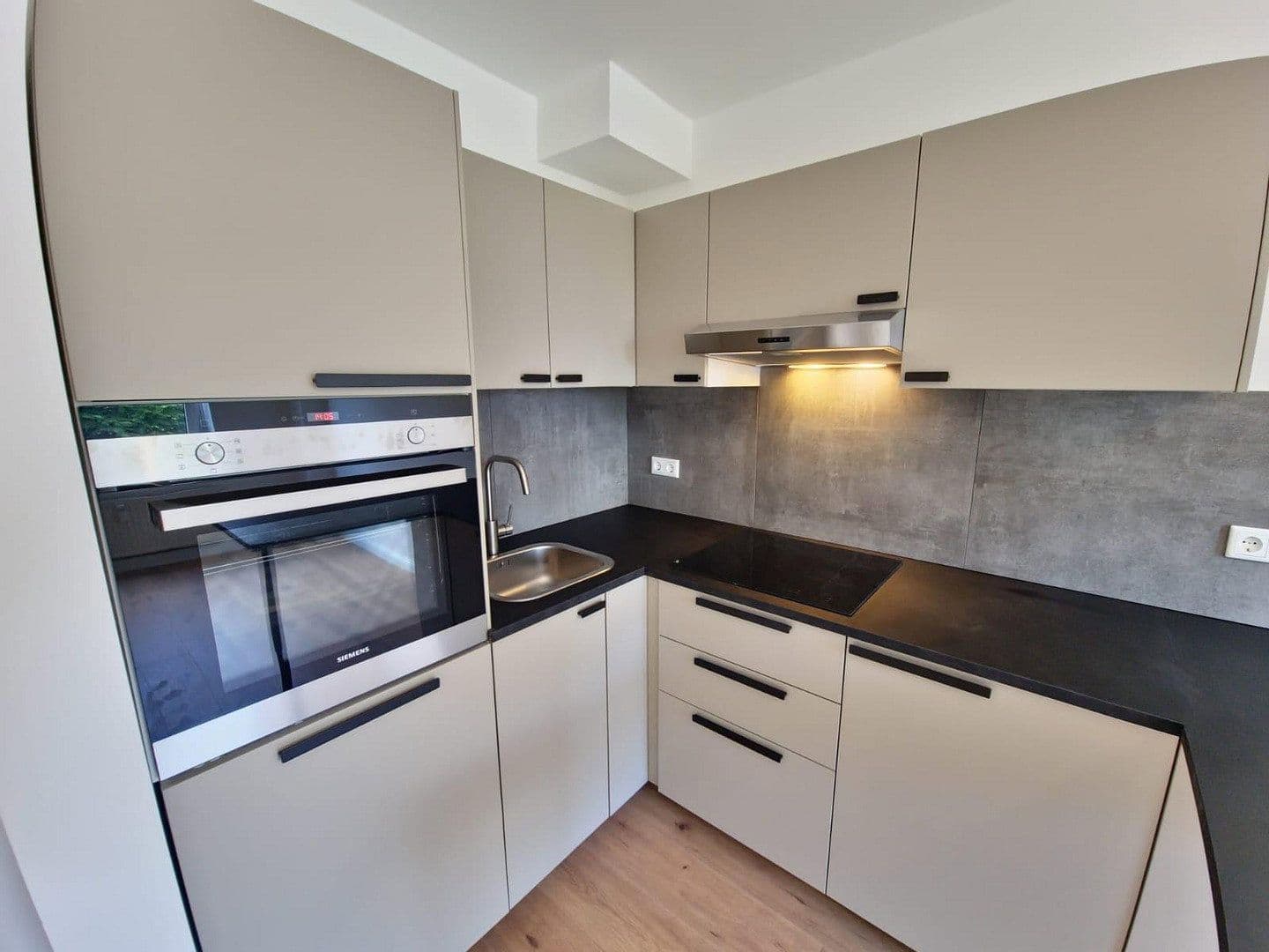 Prodej bytu 1+kk 32 m², Hamburg, Hamburg Prodej bytu 1+kk 32 m², Hamburg, Hamburg