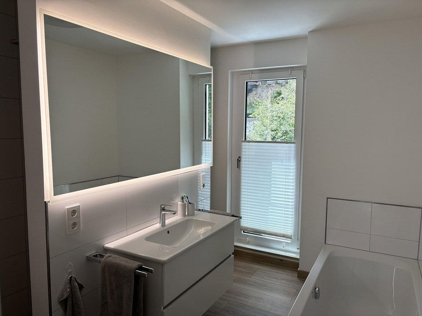 Prodej domu 197 m², pozemek 241 m², Brohl-Lützing, Porýní-Falc Prodej domu 197 m², pozemek 241 m², Brohl-Lützing, Porýní-Falc