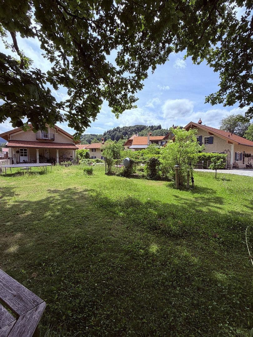 Prodej domu 238 m², pozemek 2.286 m², Siegsdorf, Bavorsko Prodej domu 238 m², pozemek 2.286 m², Siegsdorf, Bavorsko