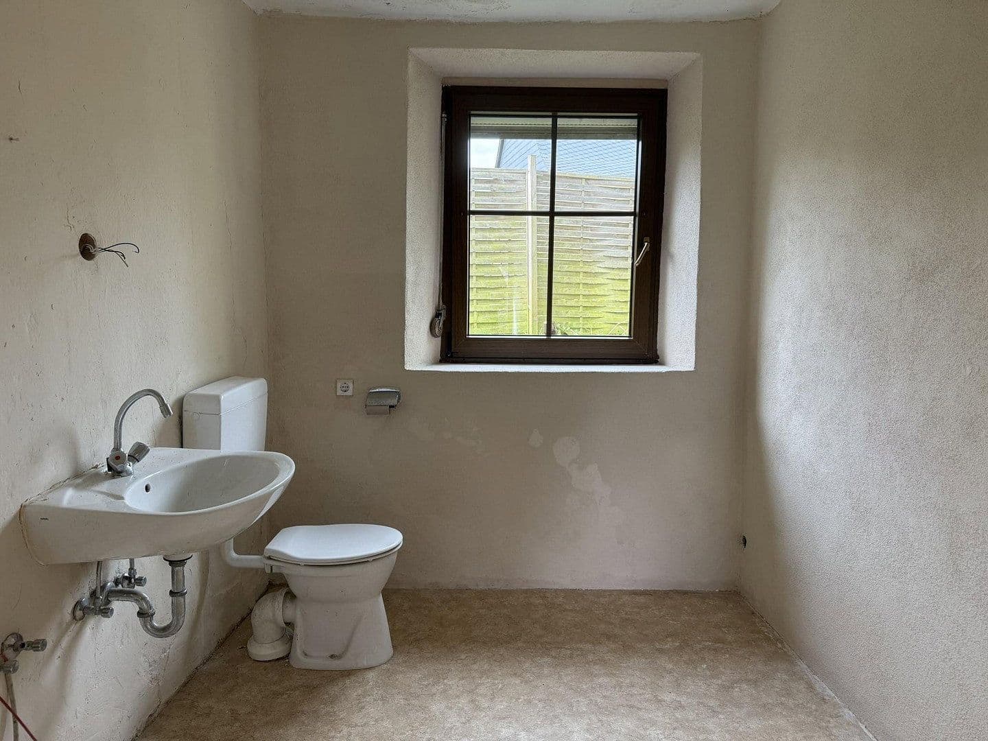 Prodej domu 95 m², pozemek 1.024 m², Morbach, Porýní-Falc Prodej domu 95 m², pozemek 1.024 m², Morbach, Porýní-Falc
