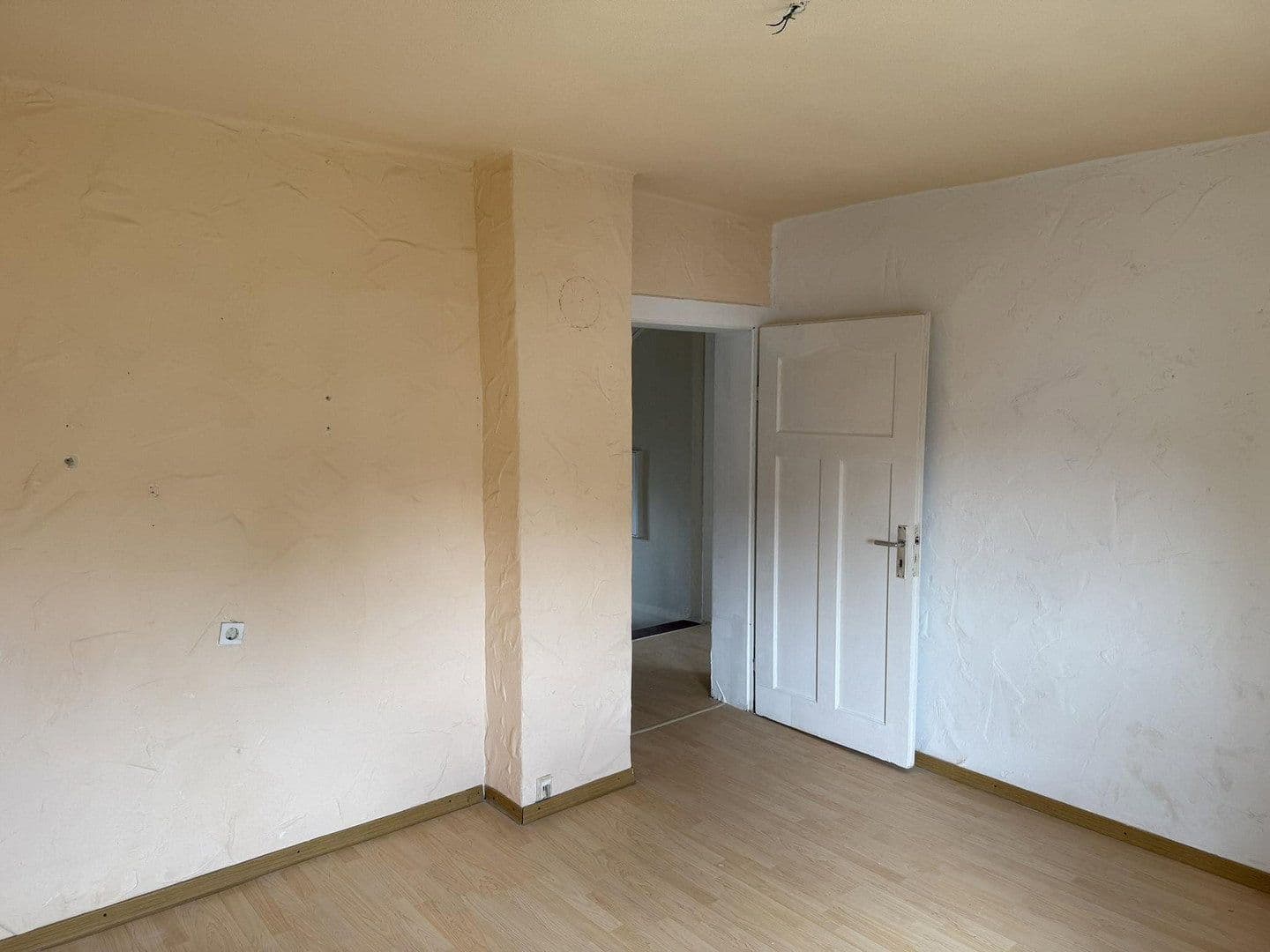 Prodej domu 95 m², pozemek 1.024 m², Morbach, Porýní-Falc Prodej domu 95 m², pozemek 1.024 m², Morbach, Porýní-Falc